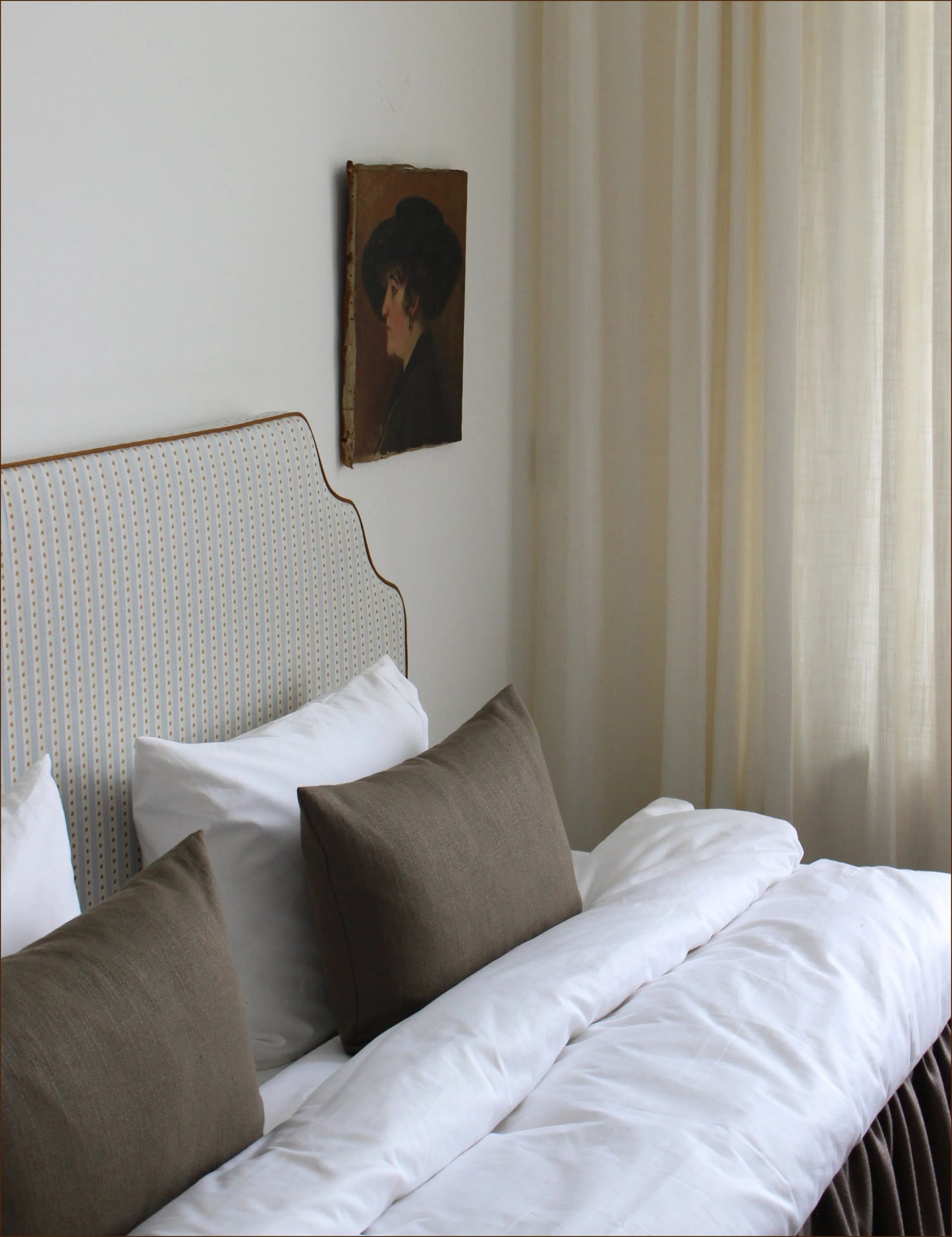 Sänggavel i Domino Celeste från Manuel Canovas