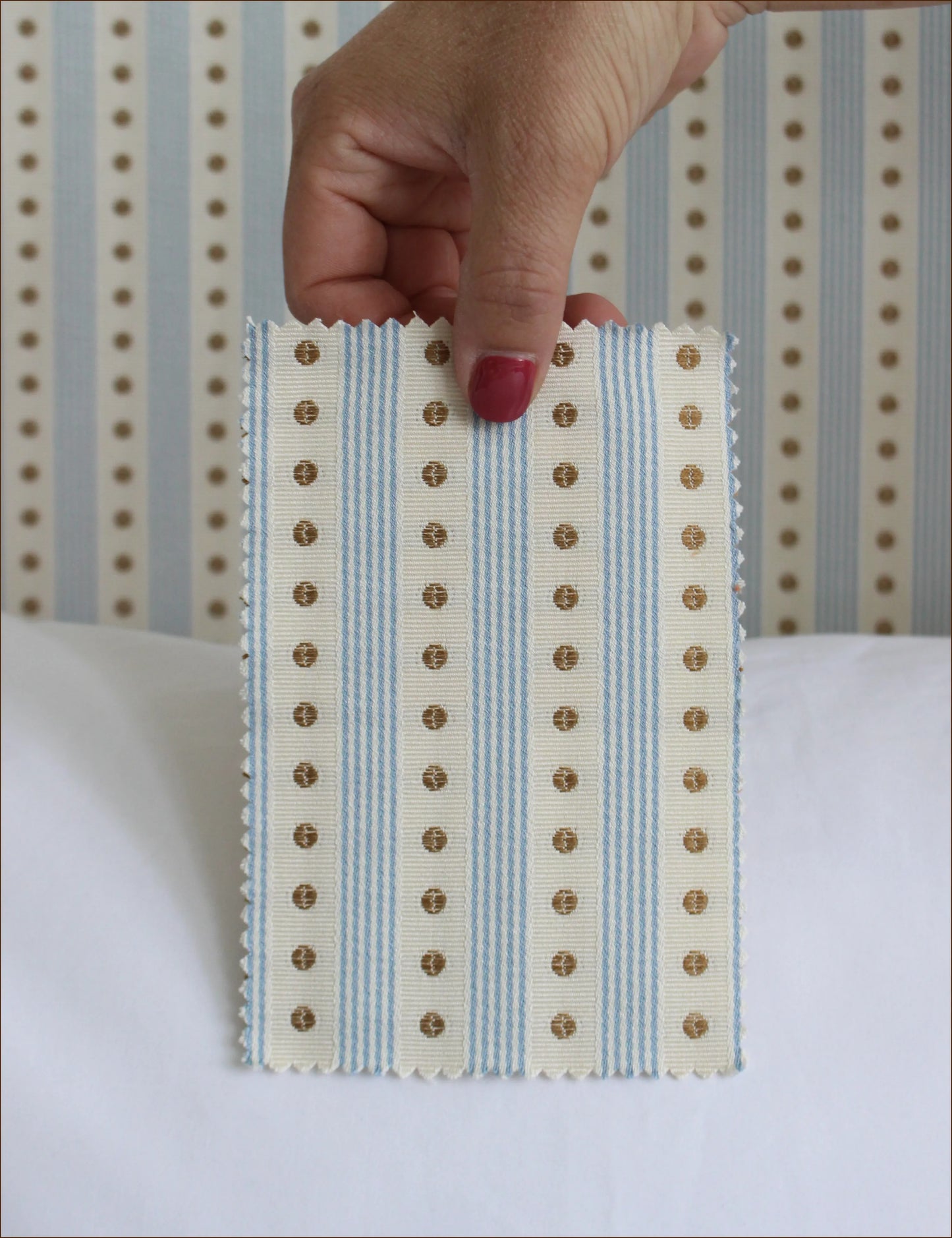 Sänggavel i Domino Celeste från Manuel Canovas