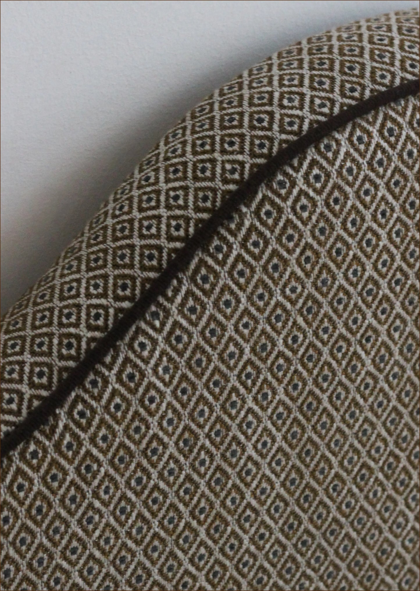 Sänggavel Cotswolds klädd i Guell Le Madrid Basil