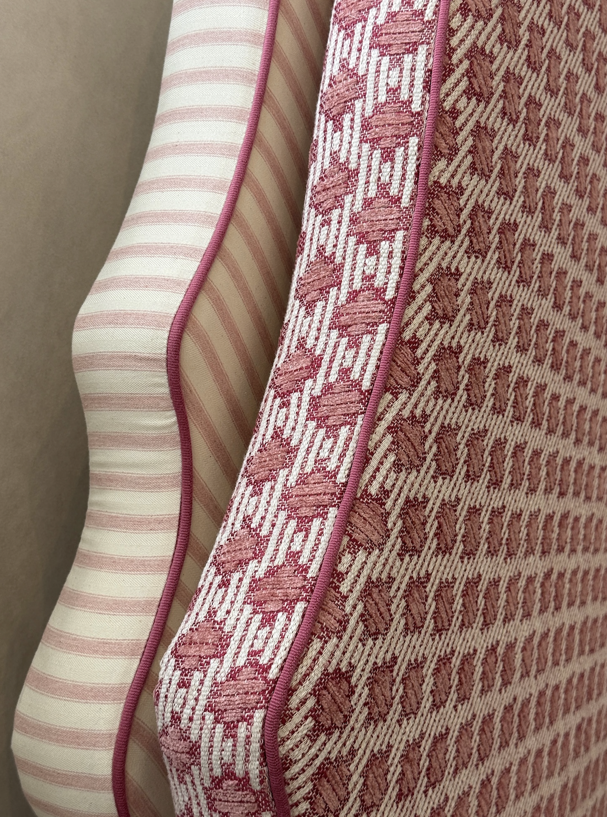 files/ylse-custom-headboard-fabric-neutral-scandinavian-style-pink.png